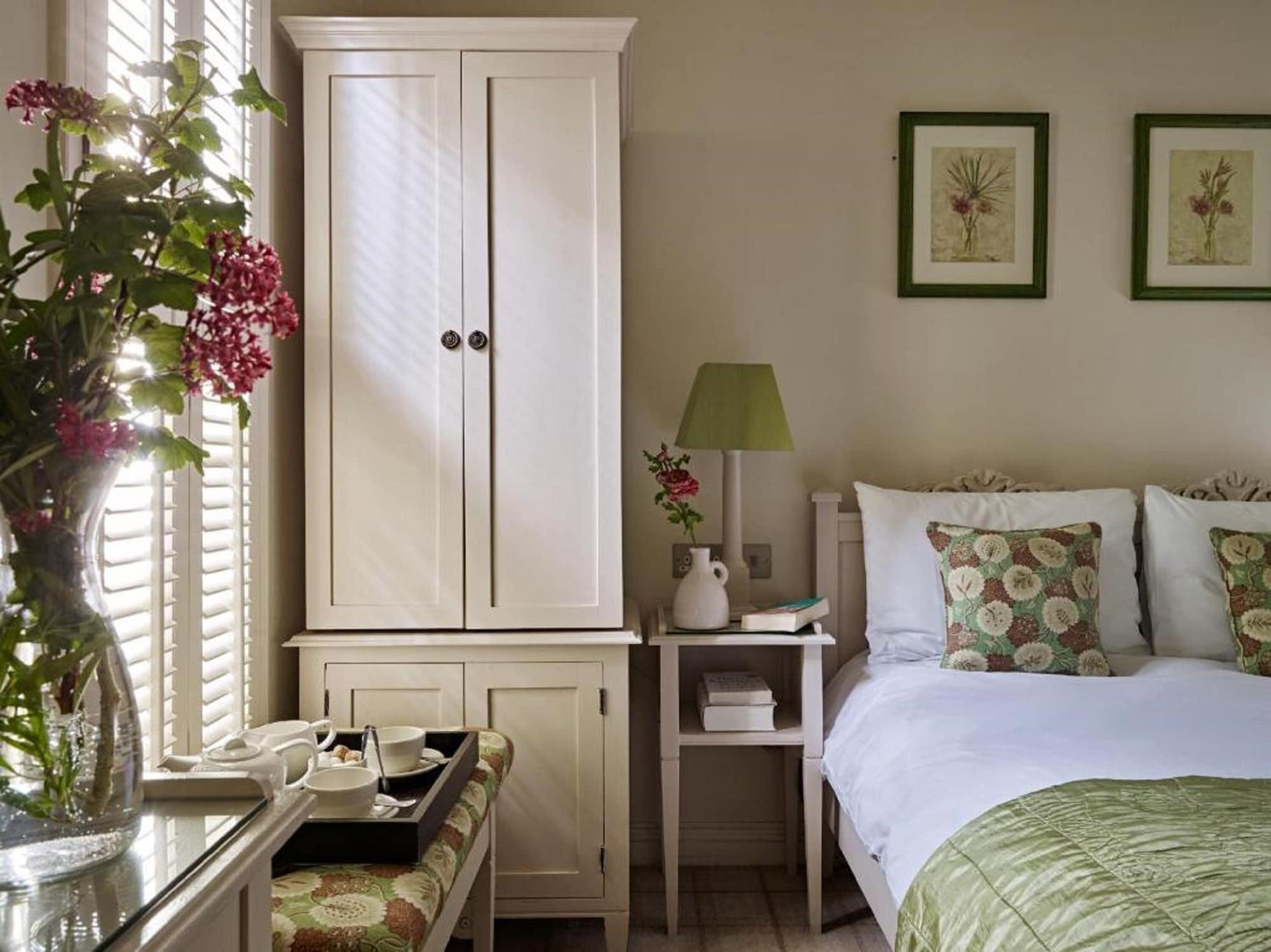 Cotswold Grange Bed & Breakfast Cheltenham Ngoại thất bức ảnh A bedroom