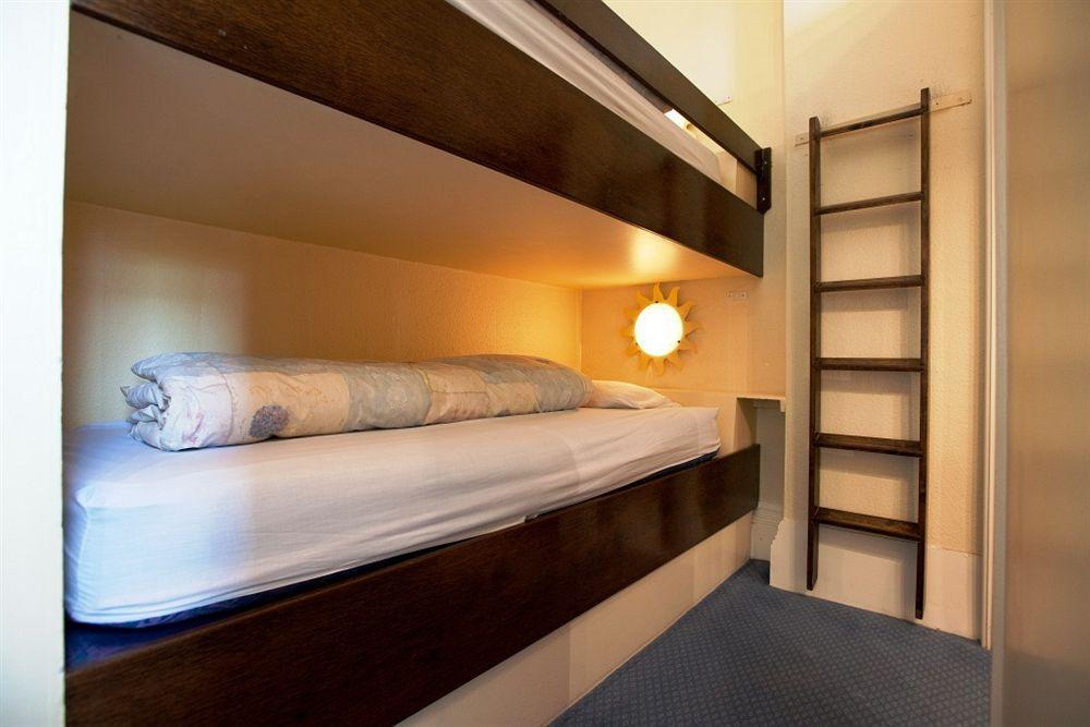 Cotswold Grange Bed & Breakfast Cheltenham Ngoại thất bức ảnh A bunk bed
