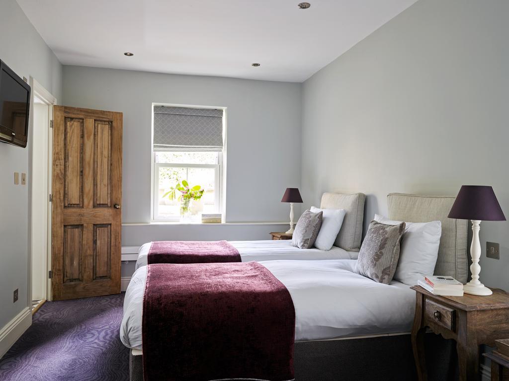 Cotswold Grange Bed & Breakfast Cheltenham Ngoại thất bức ảnh A room at the hotel