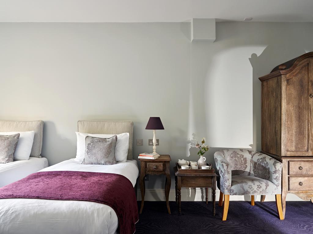 Cotswold Grange Bed & Breakfast Cheltenham Ngoại thất bức ảnh A room at the hotel