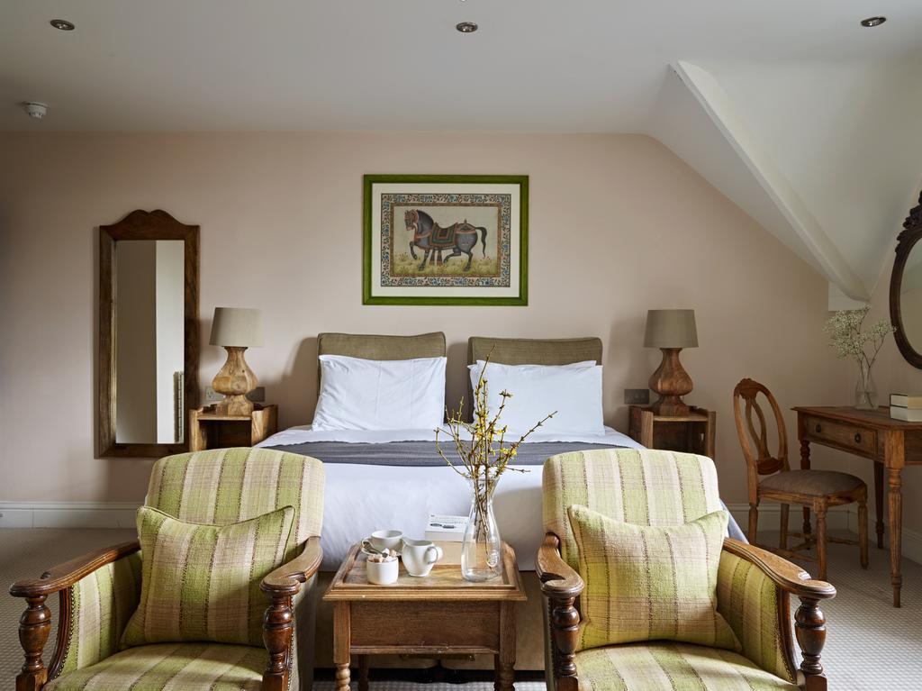 Cotswold Grange Bed & Breakfast Cheltenham Ngoại thất bức ảnh A bedroom at the hotel