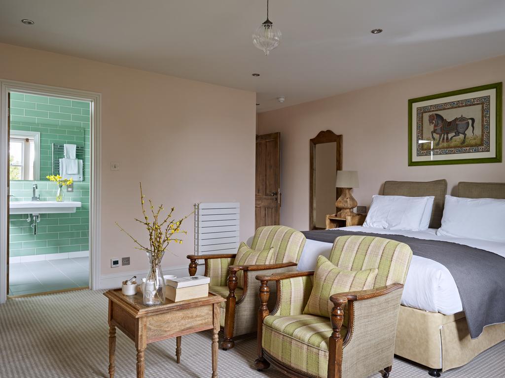 Cotswold Grange Bed & Breakfast Cheltenham Ngoại thất bức ảnh A bedroom at the hotel