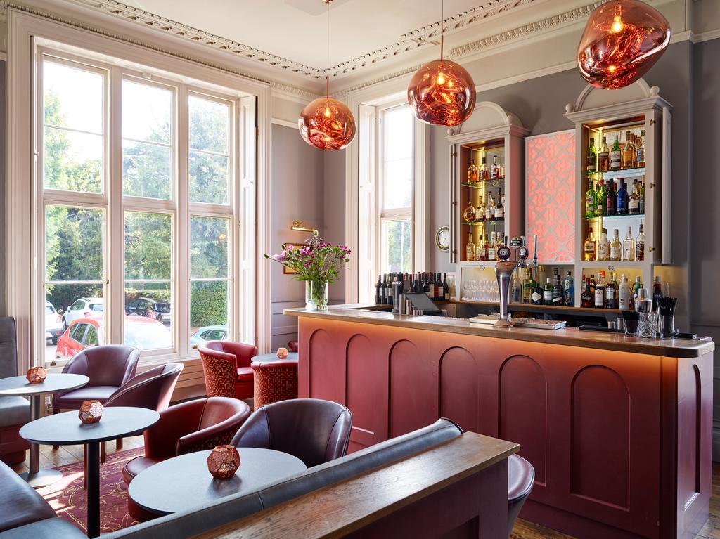 Cotswold Grange Bed & Breakfast Cheltenham Ngoại thất bức ảnh The bar at the 2018 refurbishment