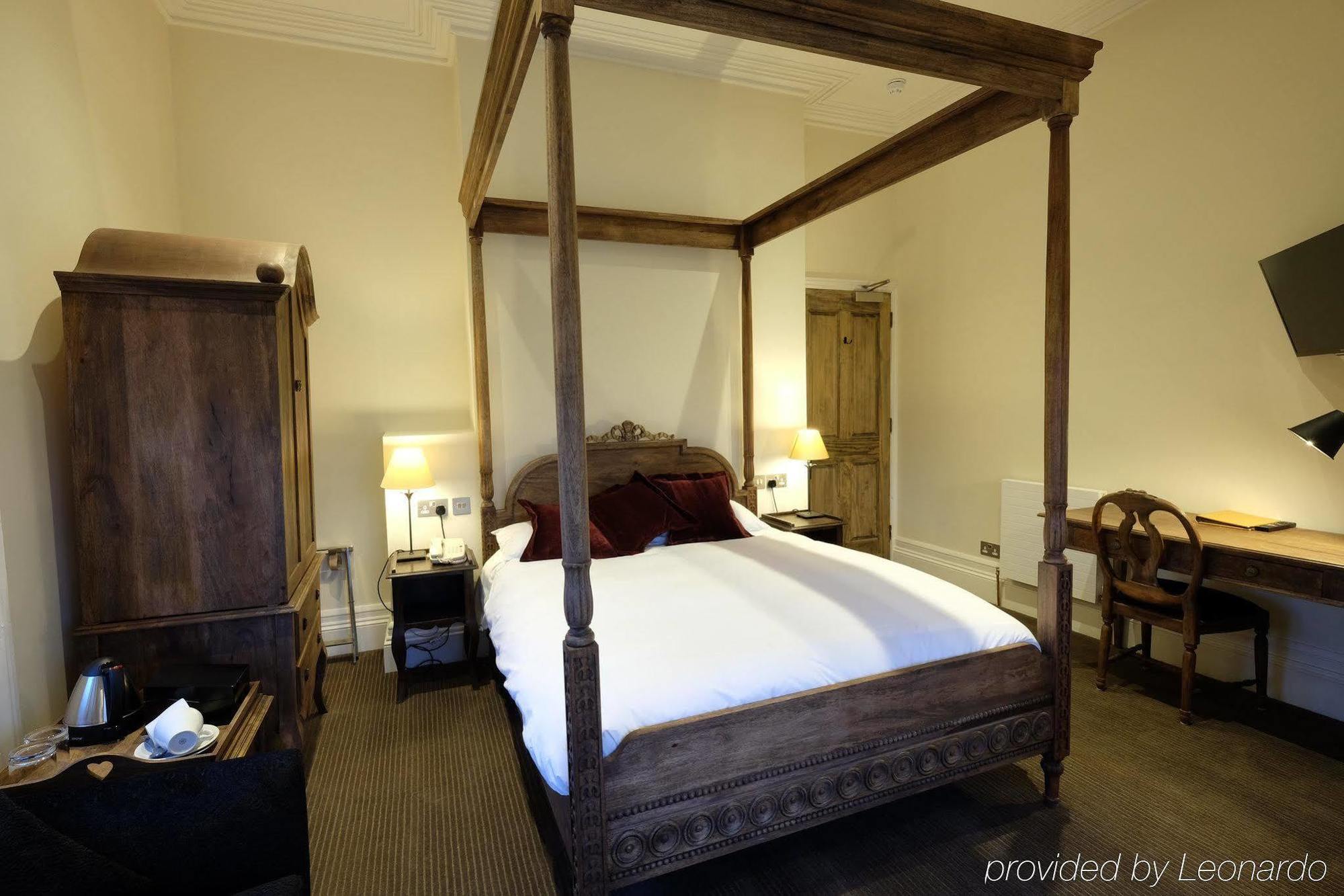 Cotswold Grange Bed & Breakfast Cheltenham Ngoại thất bức ảnh A room at the hotel