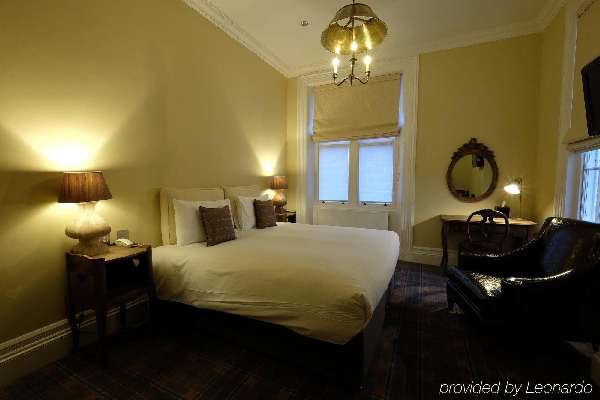Cotswold Grange Bed & Breakfast Cheltenham Ngoại thất bức ảnh A room at the hotel