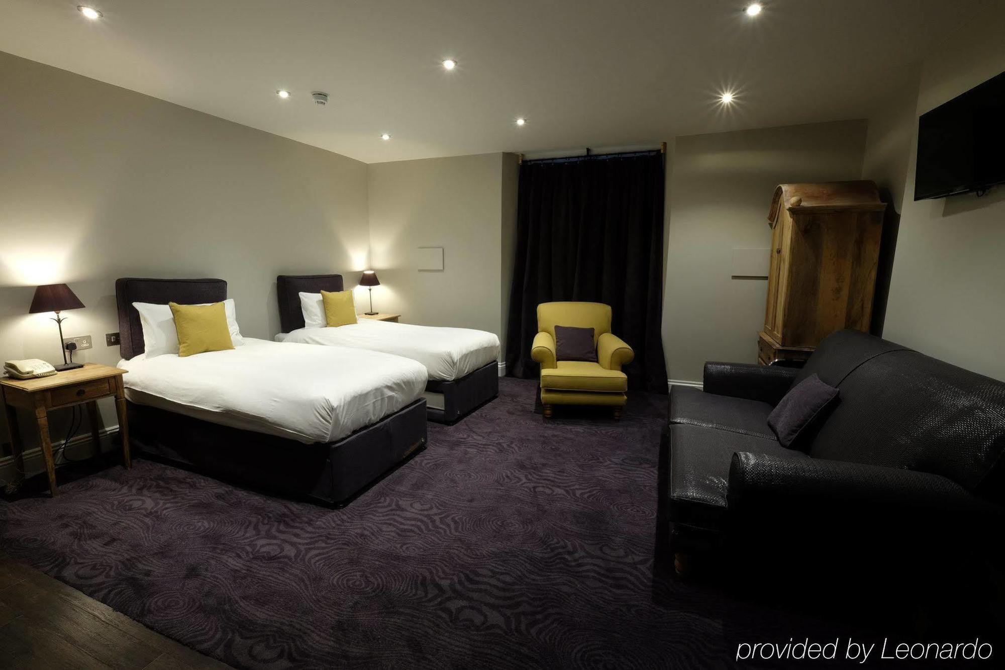Cotswold Grange Bed & Breakfast Cheltenham Ngoại thất bức ảnh A room at the hotel