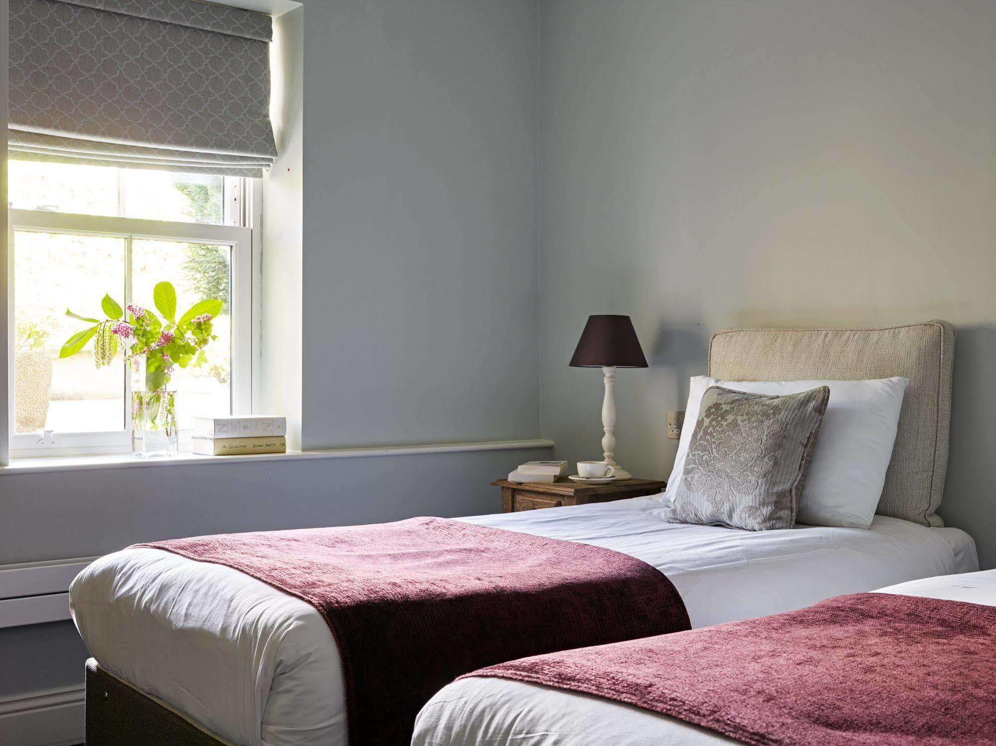 Cotswold Grange Bed & Breakfast Cheltenham Ngoại thất bức ảnh A room at the hotel