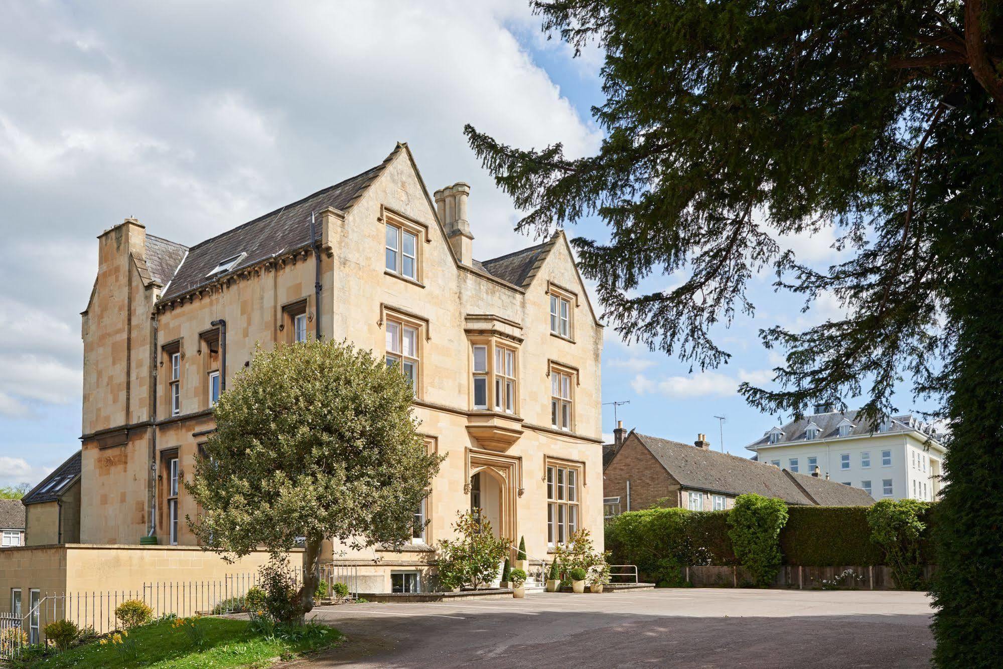 Cotswold Grange Bed & Breakfast Cheltenham Ngoại thất bức ảnh The Manor, Tetbury